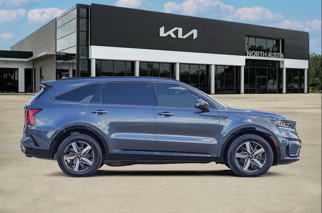 used 2023 Kia Sorento car, priced at $28,498