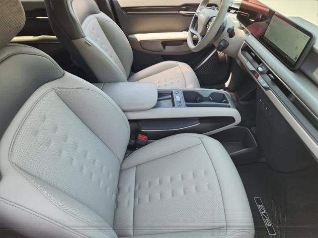 used 2025 Kia EV9 car, priced at $58,998