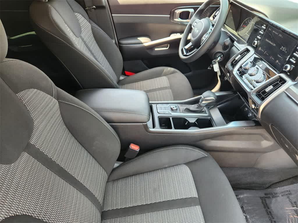 used 2023 Kia Sorento car, priced at $22,924