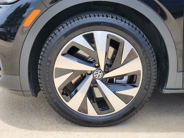 used 2022 Volkswagen ID.4 car, priced at $21,798