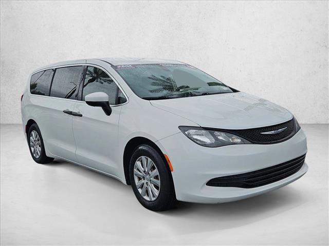 used 2018 Chrysler Pacifica car, priced at $14,992