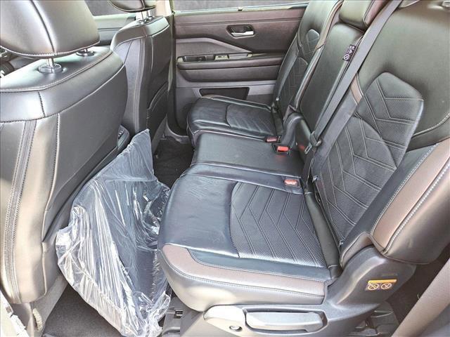 new 2025 Nissan Pathfinder car, priced at $48,009