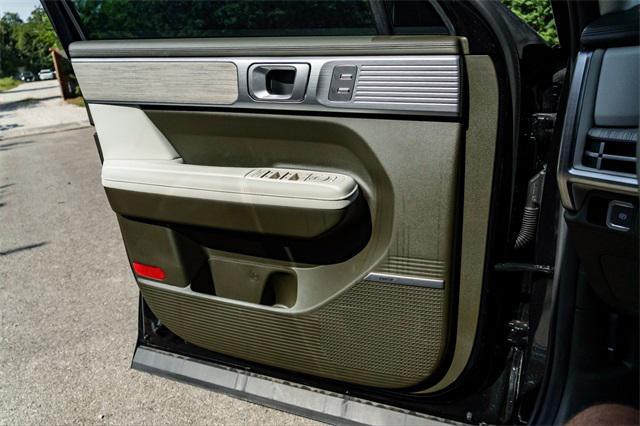 new 2025 Hyundai SANTA FE HEV car, priced at $46,633