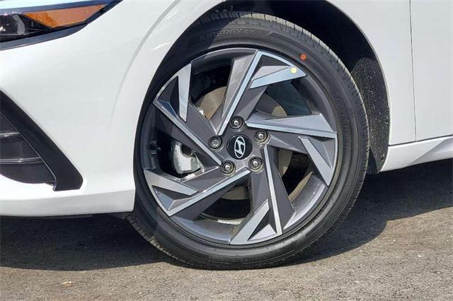 new 2025 Hyundai Elantra car, priced at $30,485