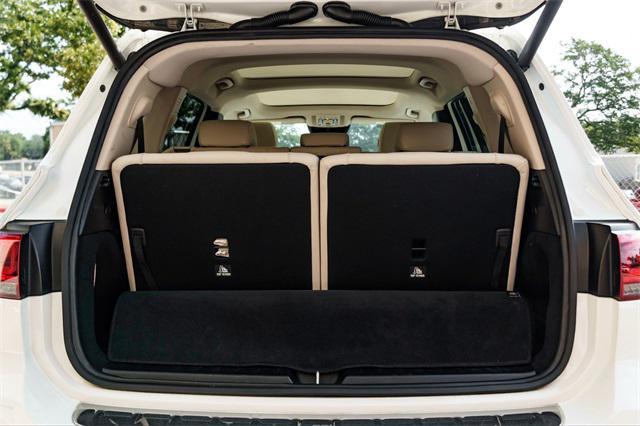 used 2020 Mercedes-Benz GLB 250 car, priced at $22,890