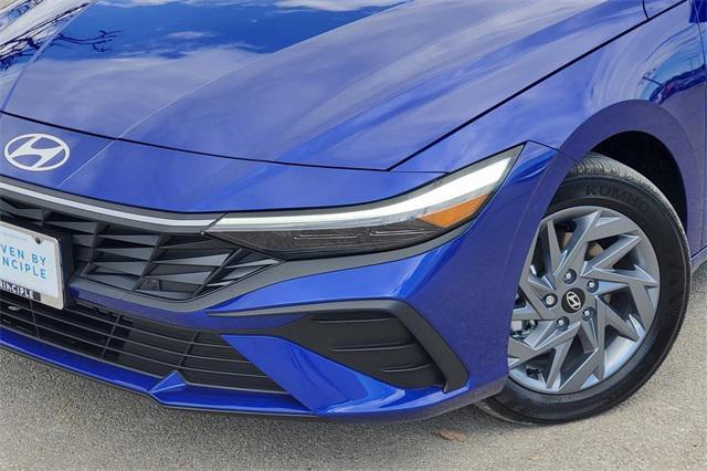 new 2025 Hyundai ELANTRA HEV car, priced at $25,670
