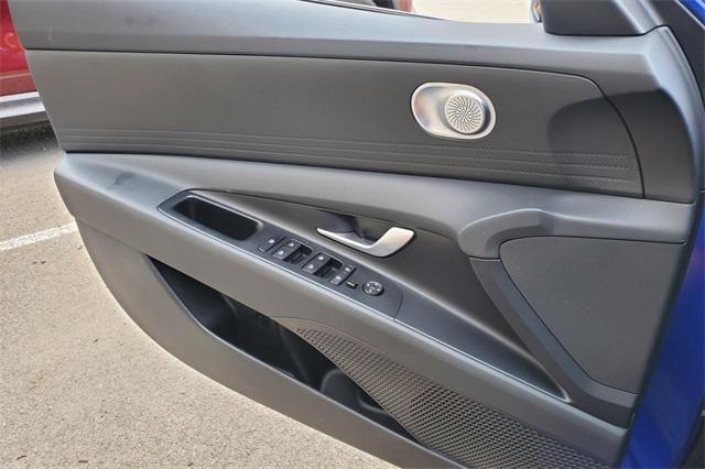 new 2025 Hyundai ELANTRA HEV car, priced at $25,670