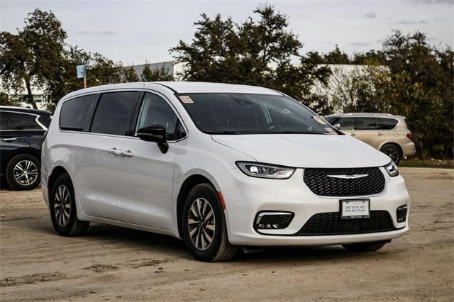 used 2024 Chrysler Pacifica Hybrid car, priced at $38,500