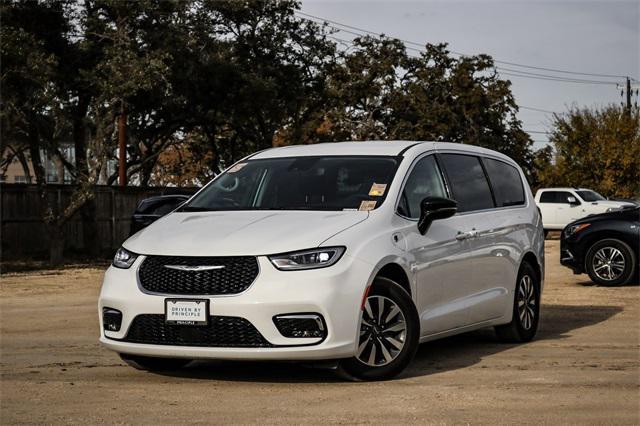 used 2024 Chrysler Pacifica Hybrid car, priced at $38,500