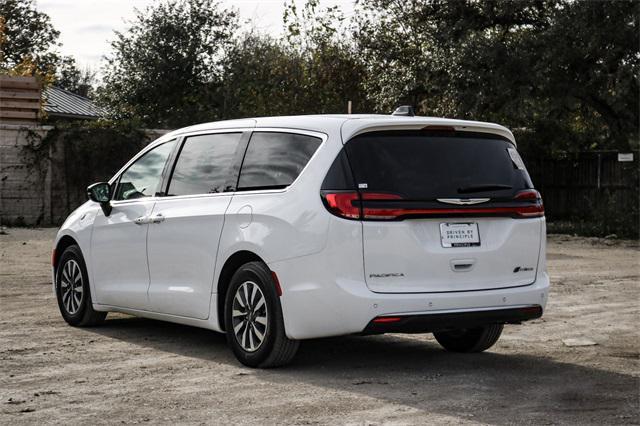 used 2024 Chrysler Pacifica Hybrid car, priced at $38,500