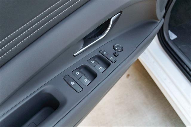new 2025 Hyundai Elantra car, priced at $24,284