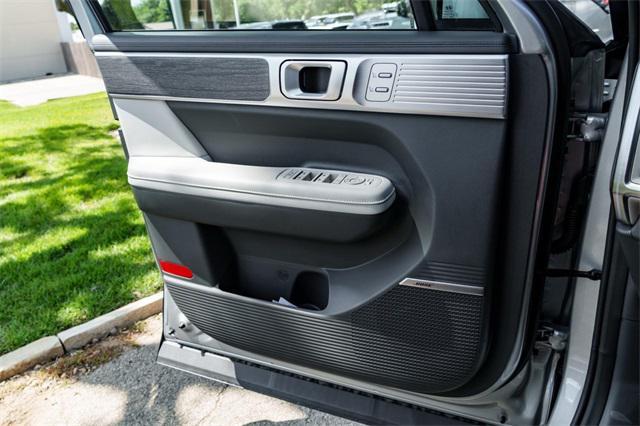 new 2025 Hyundai SANTA FE HEV car, priced at $47,875
