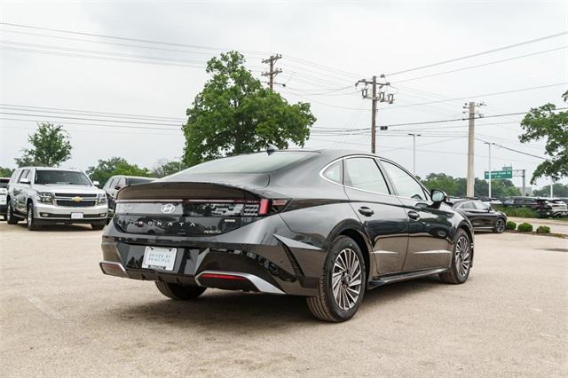new 2025 Hyundai Sonata Hybrid car, priced at $37,480