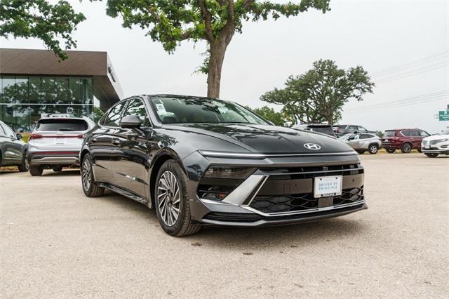 new 2025 Hyundai Sonata Hybrid car, priced at $37,480