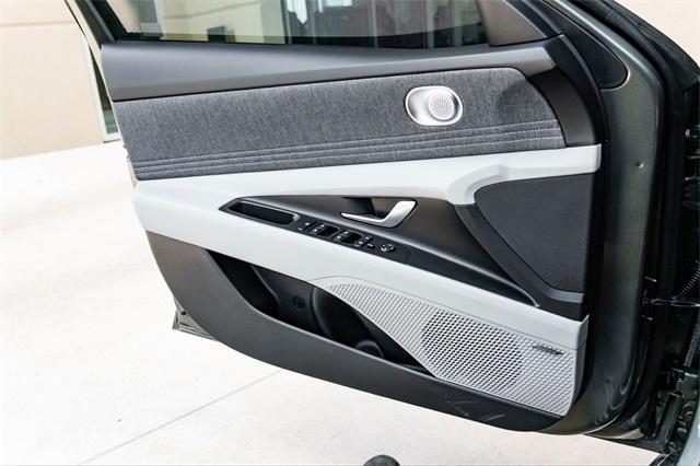 new 2025 Hyundai Elantra car, priced at $27,258