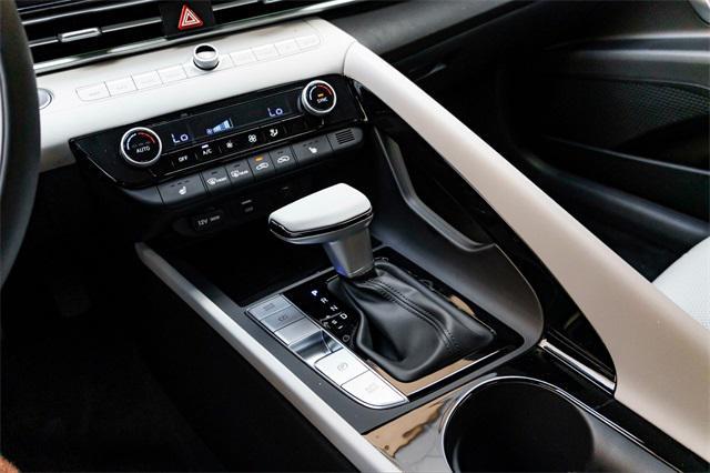 new 2025 Hyundai Elantra car, priced at $27,258