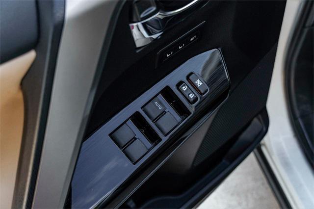 used 2018 Toyota RAV4 Hybrid car, priced at $22,915
