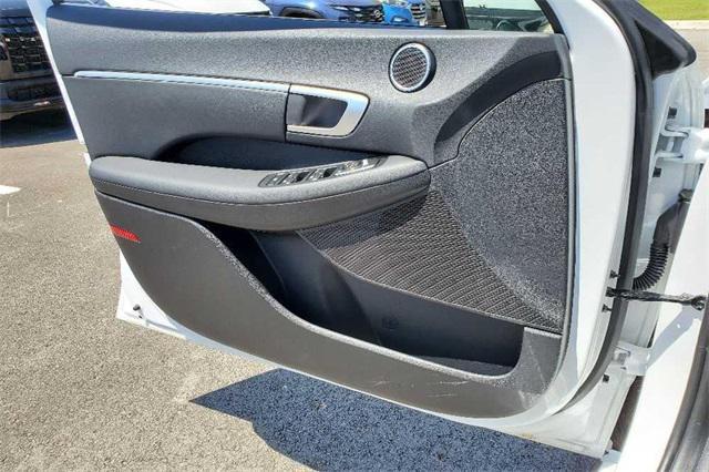 new 2025 Hyundai Sonata Hybrid car, priced at $31,968