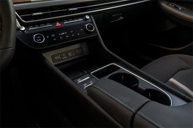 new 2025 Hyundai Sonata Hybrid car, priced at $31,468