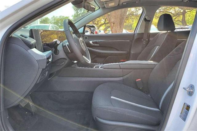 new 2025 Hyundai Sonata Hybrid car, priced at $32,285