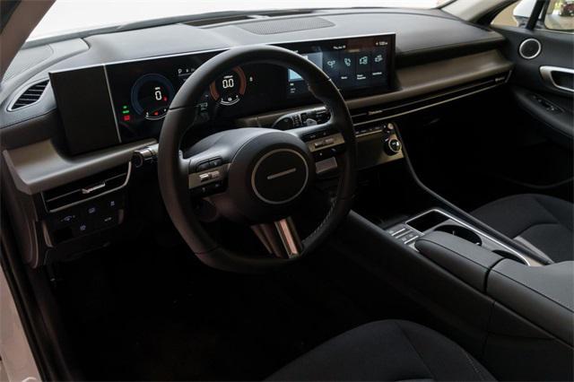 new 2025 Hyundai Sonata Hybrid car, priced at $30,938