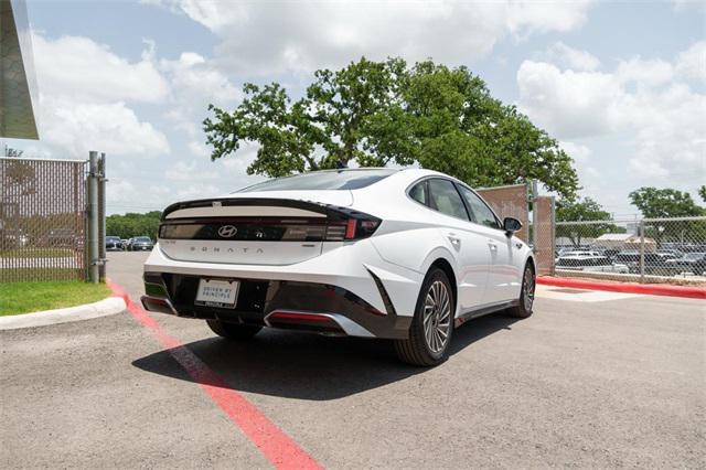 new 2025 Hyundai Sonata Hybrid car, priced at $30,938