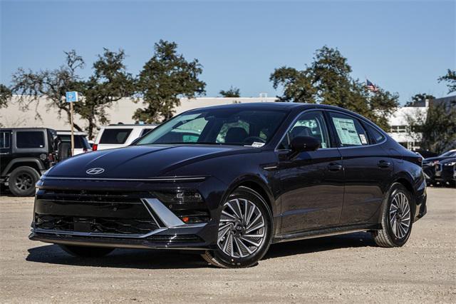 new 2025 Hyundai Sonata Hybrid car, priced at $38,885