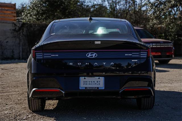 new 2025 Hyundai Sonata Hybrid car, priced at $38,885