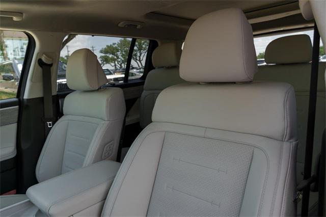 new 2025 Hyundai SANTA FE HEV car, priced at $45,888