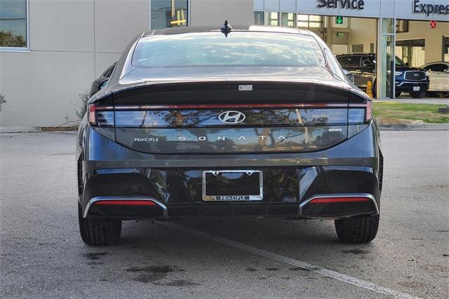 new 2025 Hyundai Sonata Hybrid car, priced at $37,714