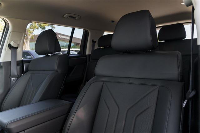 new 2025 Hyundai Santa Fe car, priced at $36,384