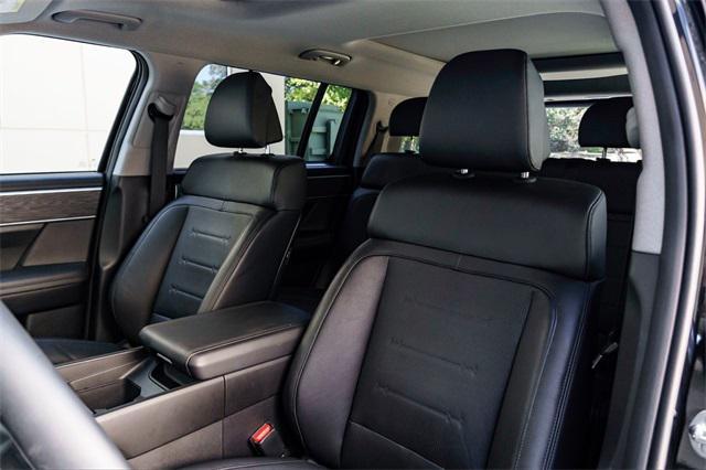 new 2025 Hyundai Santa Fe car, priced at $39,988