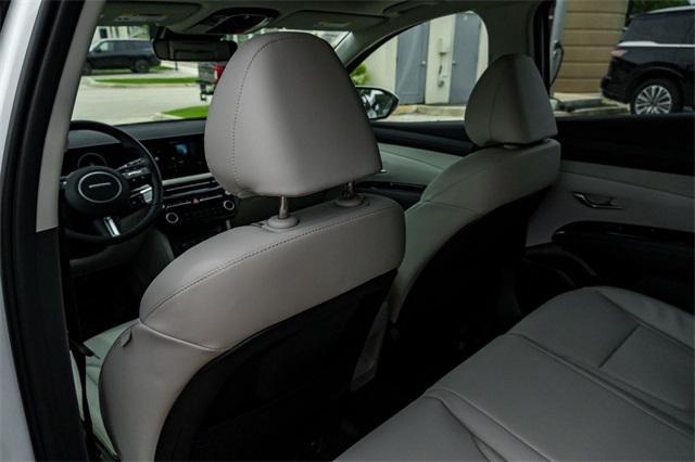 new 2025 Hyundai TUCSON Hybrid car, priced at $42,675