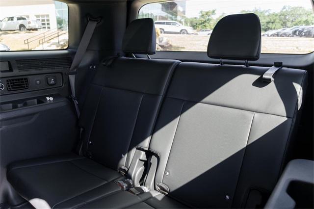 new 2025 Hyundai SANTA FE HEV car, priced at $46,380