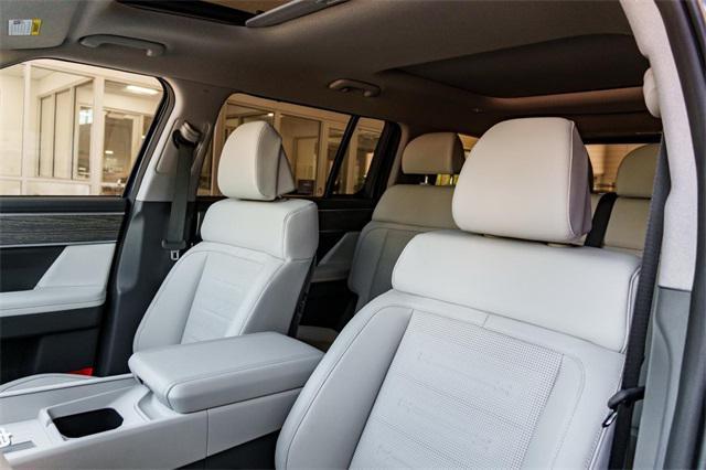new 2025 Hyundai Santa Fe car, priced at $42,670