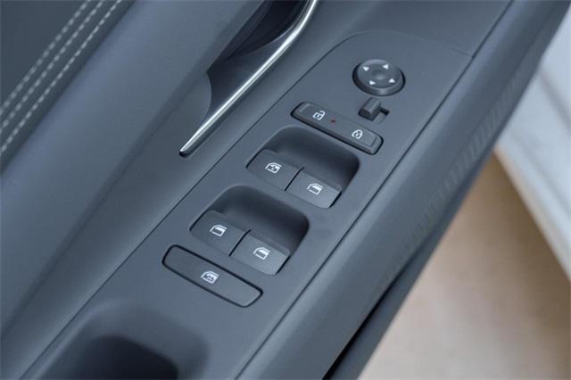 new 2025 Hyundai Elantra car, priced at $26,338