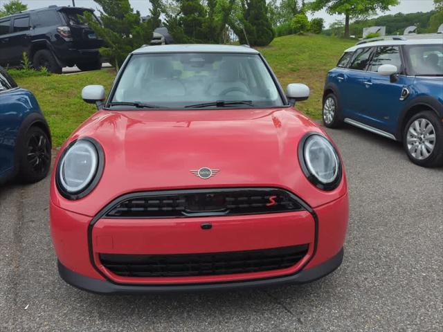 new 2025 MINI Hardtop car, priced at $37,545