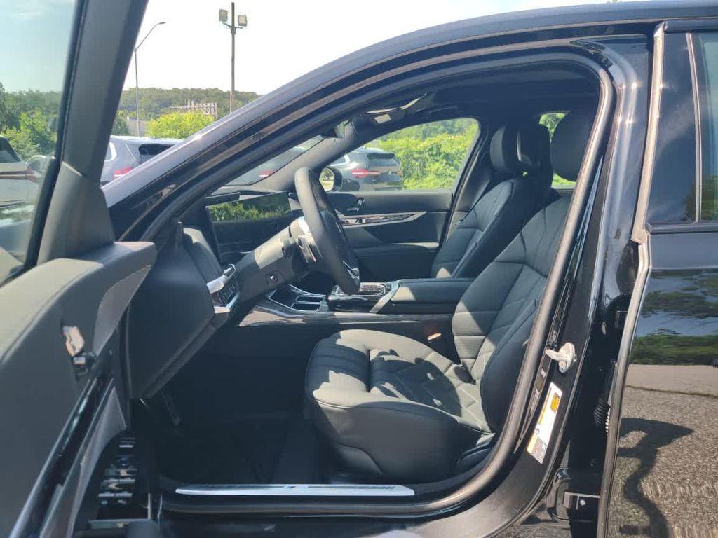 new 2025 BMW i7 car, priced at $117,400