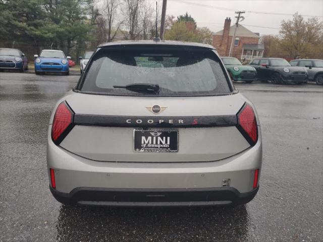 new 2025 MINI Hardtop car, priced at $39,560