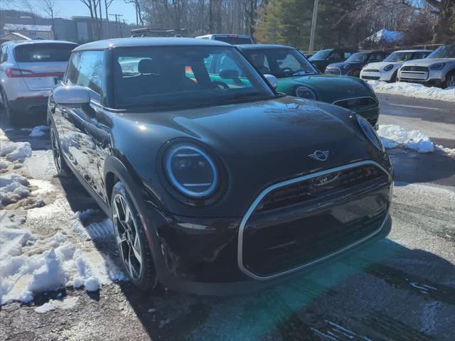 new 2025 MINI Hardtop car, priced at $36,935