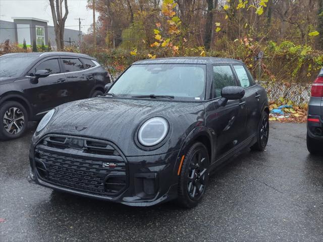 new 2025 MINI Hardtop car, priced at $40,580