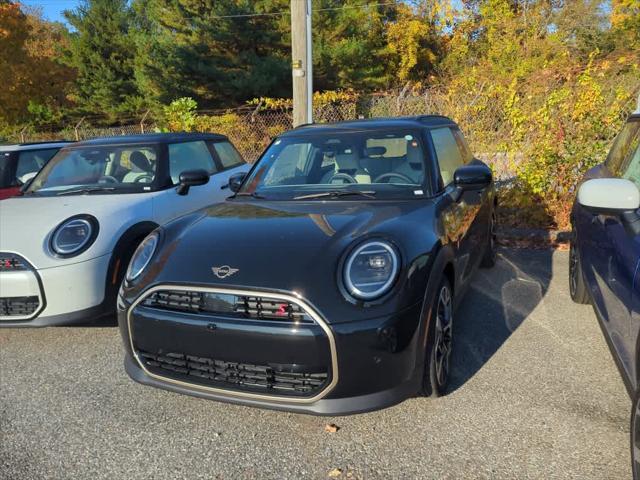 new 2025 MINI Hardtop car, priced at $38,725