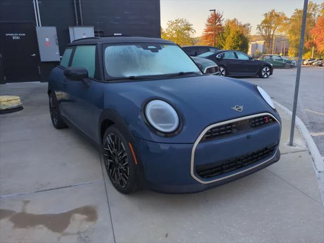 new 2025 MINI Hardtop car, priced at $39,190