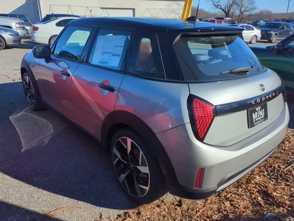 new 2025 MINI Hardtop car, priced at $38,700