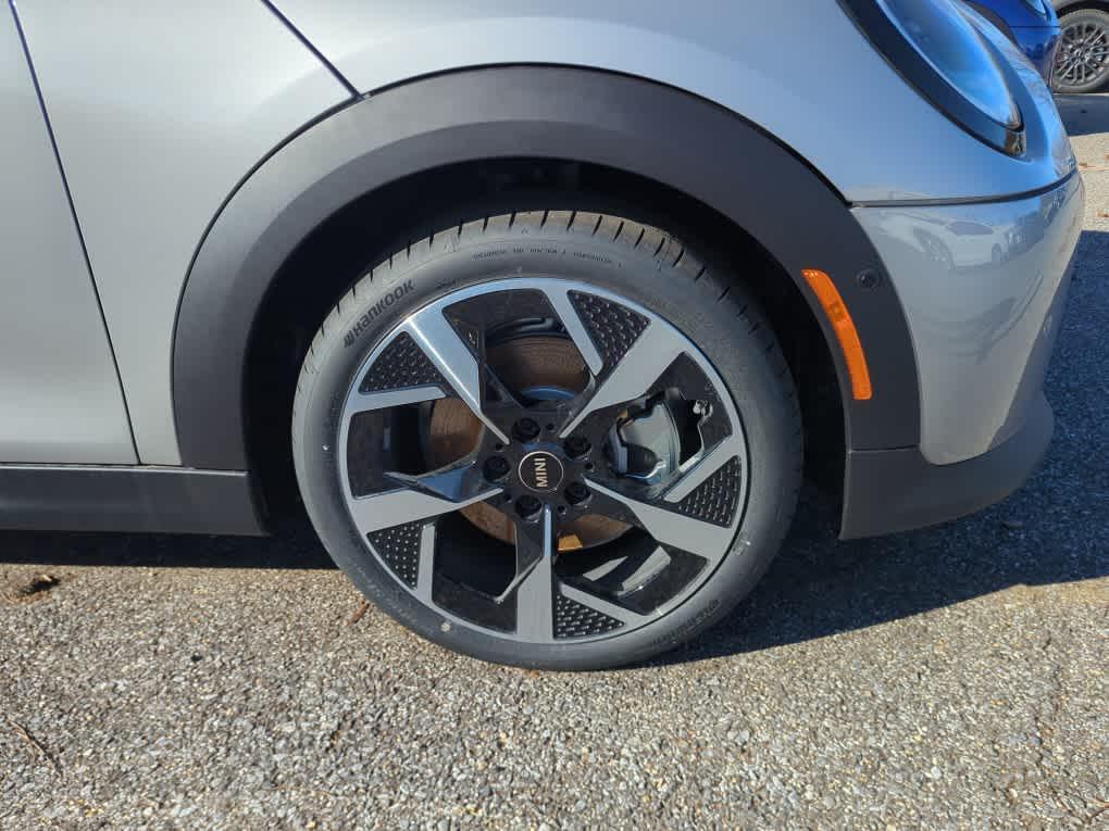 new 2025 MINI Hardtop car, priced at $38,700