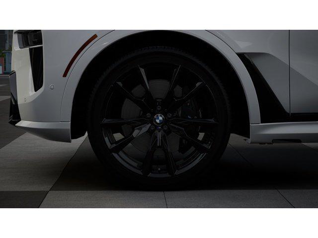 new 2026 BMW X7 car, priced at $100,275