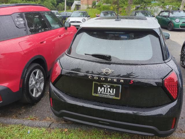 new 2025 MINI Hardtop car, priced at $38,295