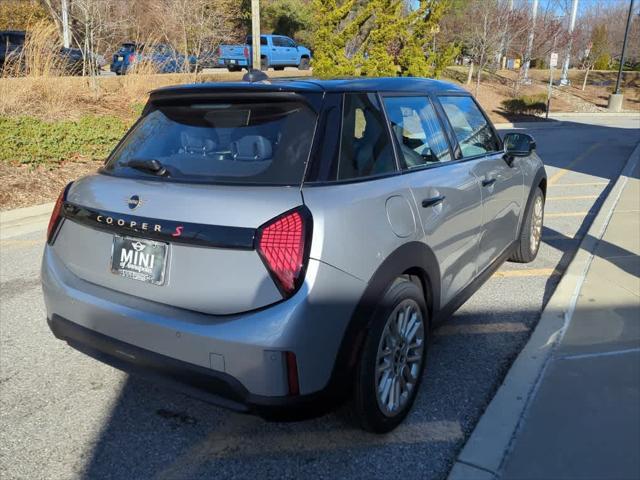 new 2025 MINI Hardtop car, priced at $38,530