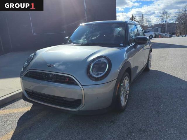 new 2025 MINI Hardtop car, priced at $38,530