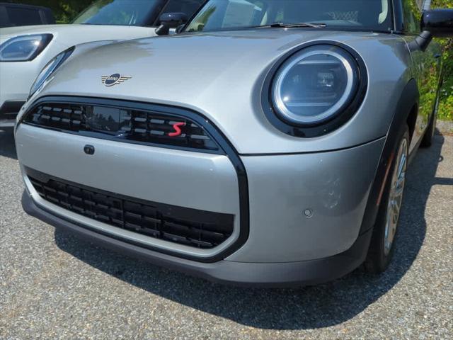 new 2025 MINI Hardtop car, priced at $37,530